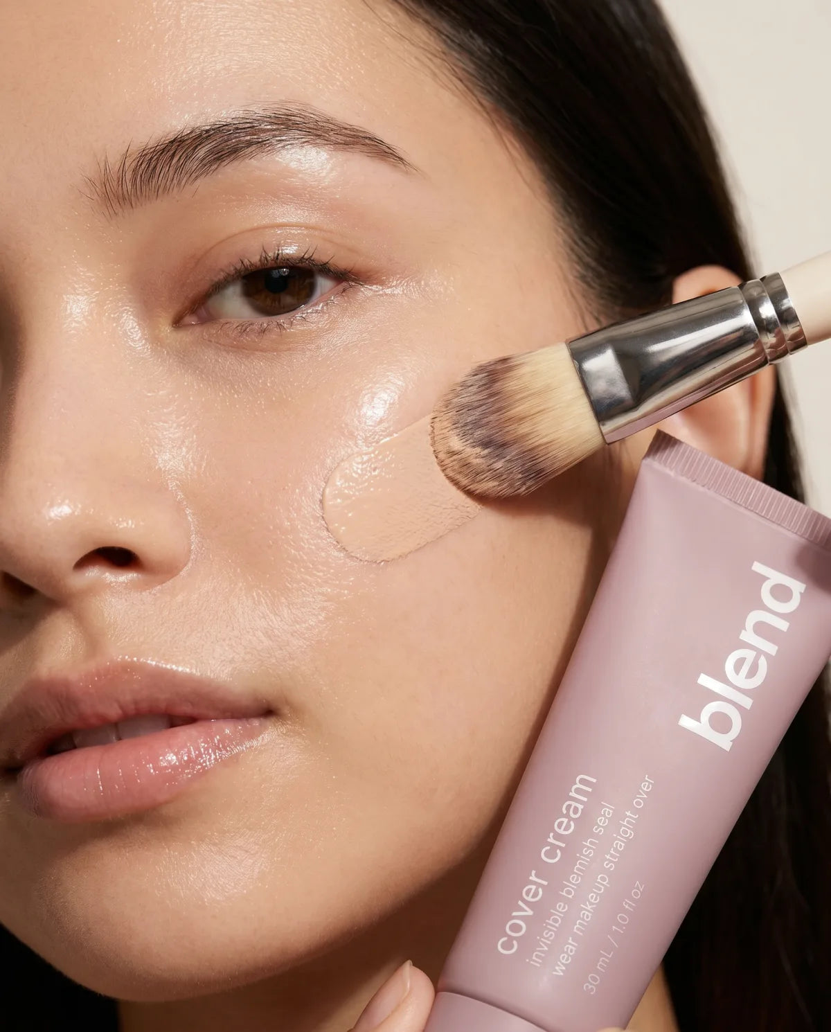 applying makeup over blend cover cream